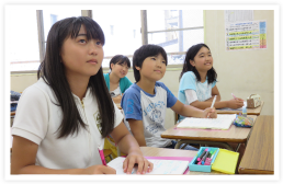 学力育成スタジアムの子供達